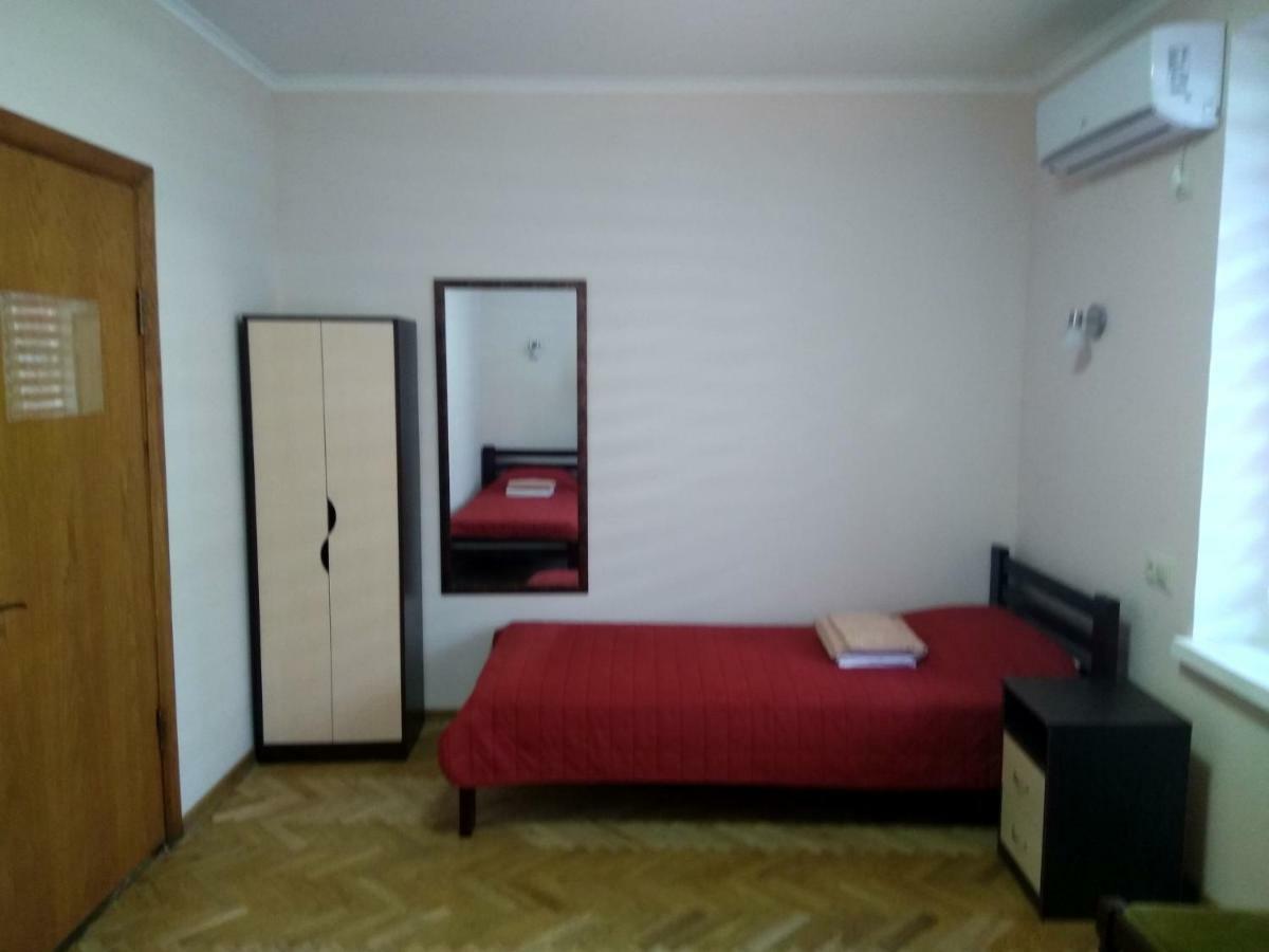 Hotel Tsentralnoho Budynku Khudozhnyka Kiew Exterior foto